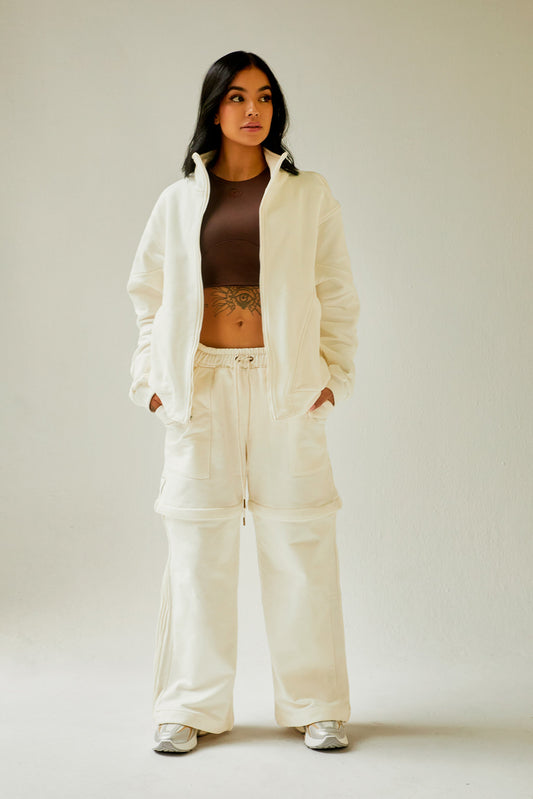 Buzo ivory con aplique en espalda Kavans
