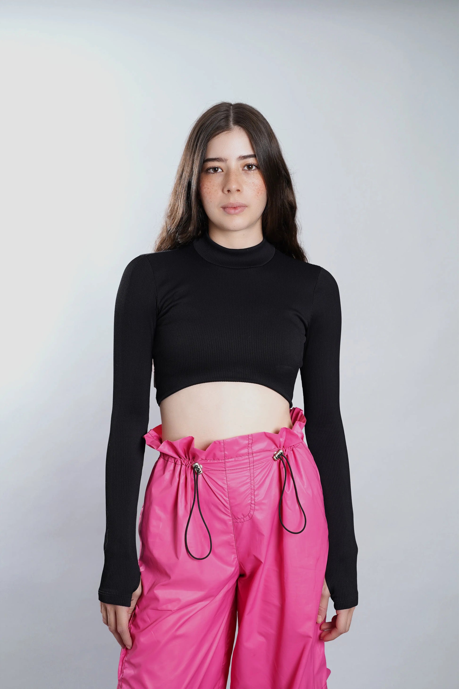Camiseta crop top negro Kavans
