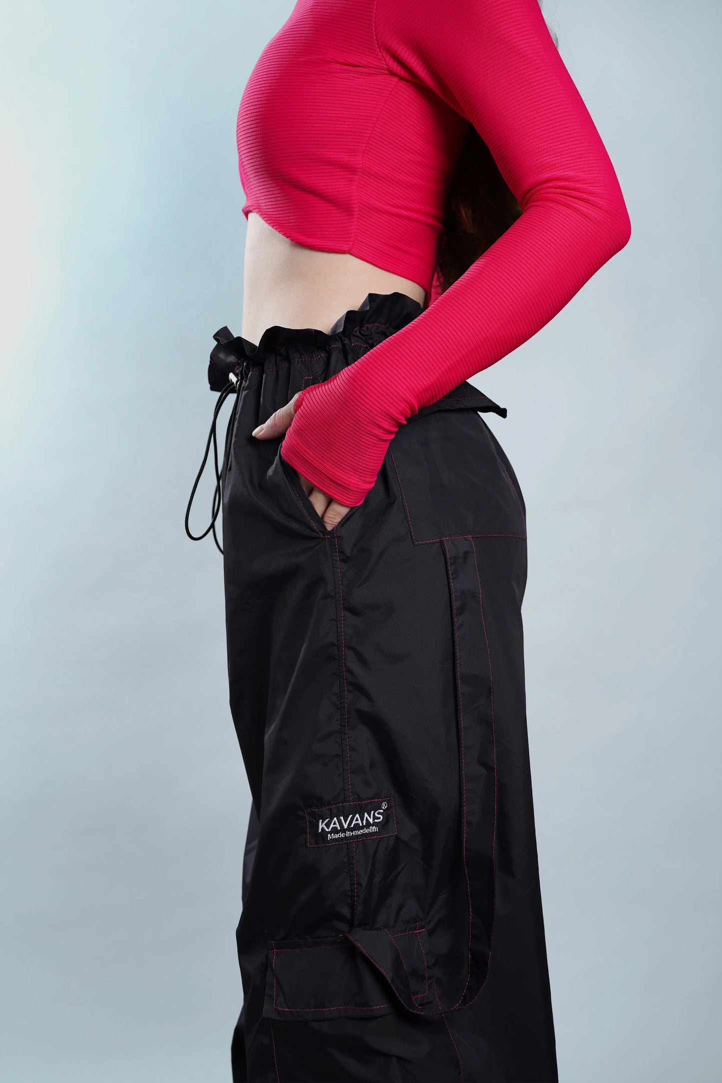 Camiseta crop top rosado Kavans