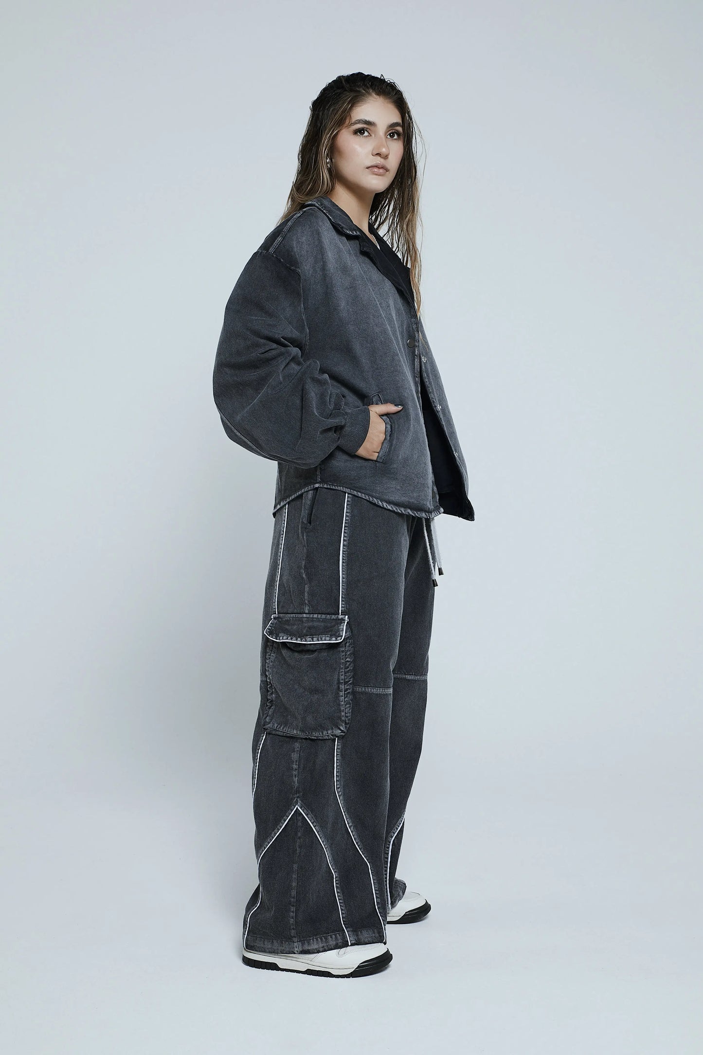 Pantalón cargo gris con cortes - Kavans