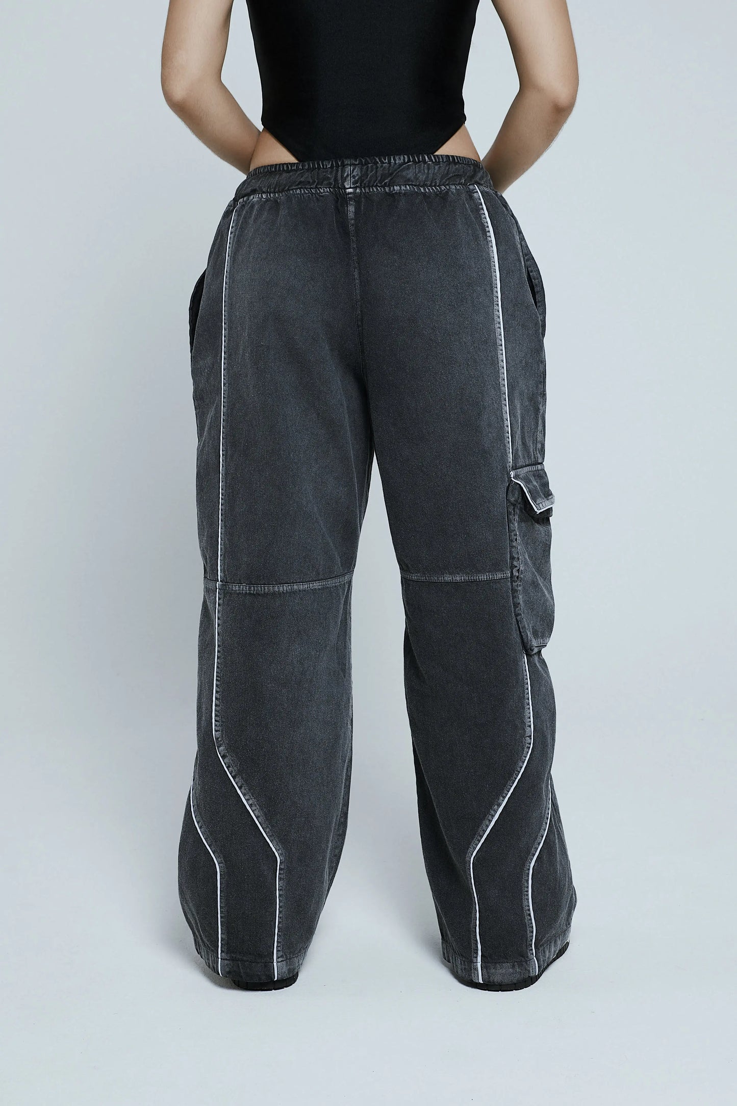 Pantalón cargo gris con cortes - Kavans