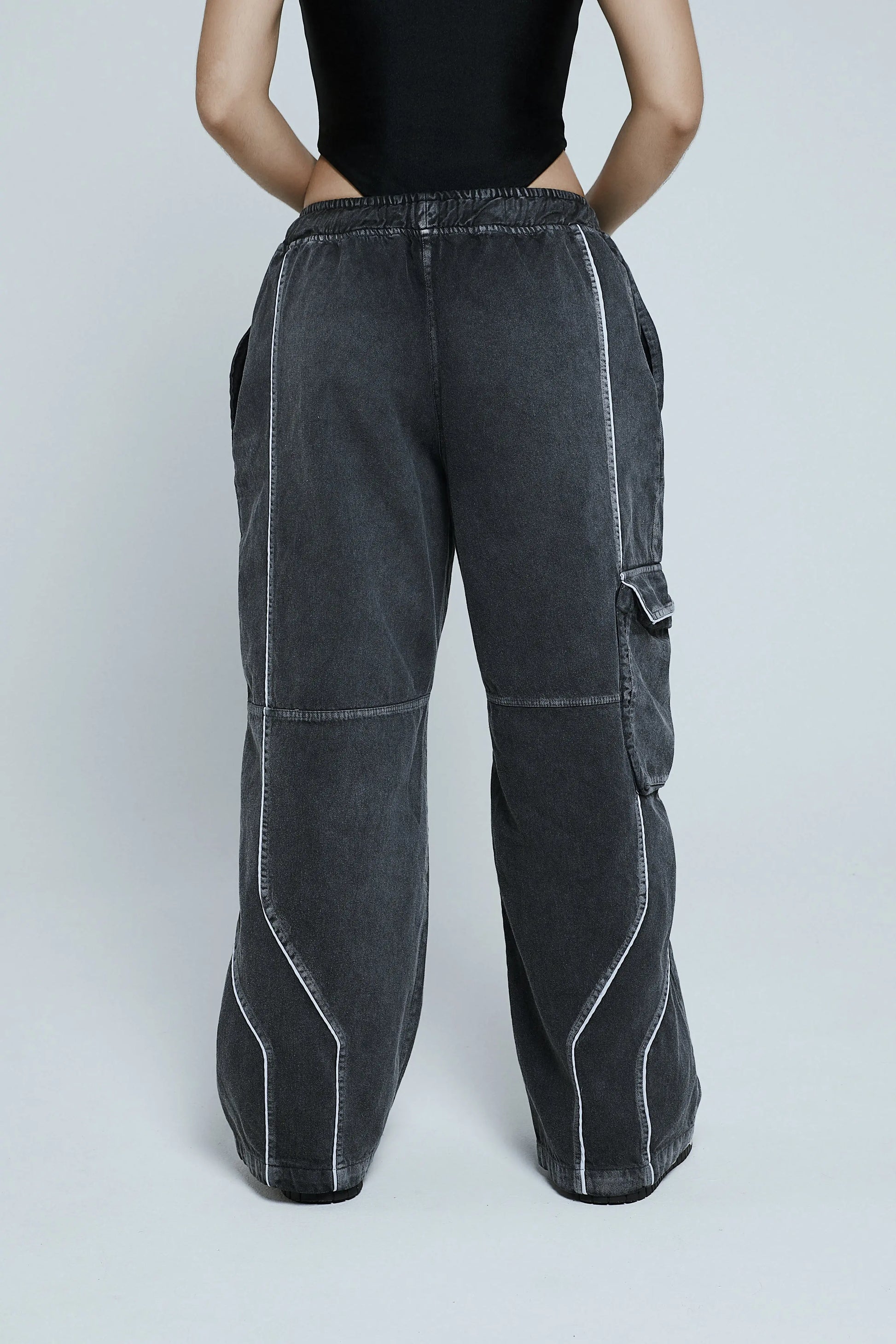 Pantalón cargo gris con cortes - Kavans