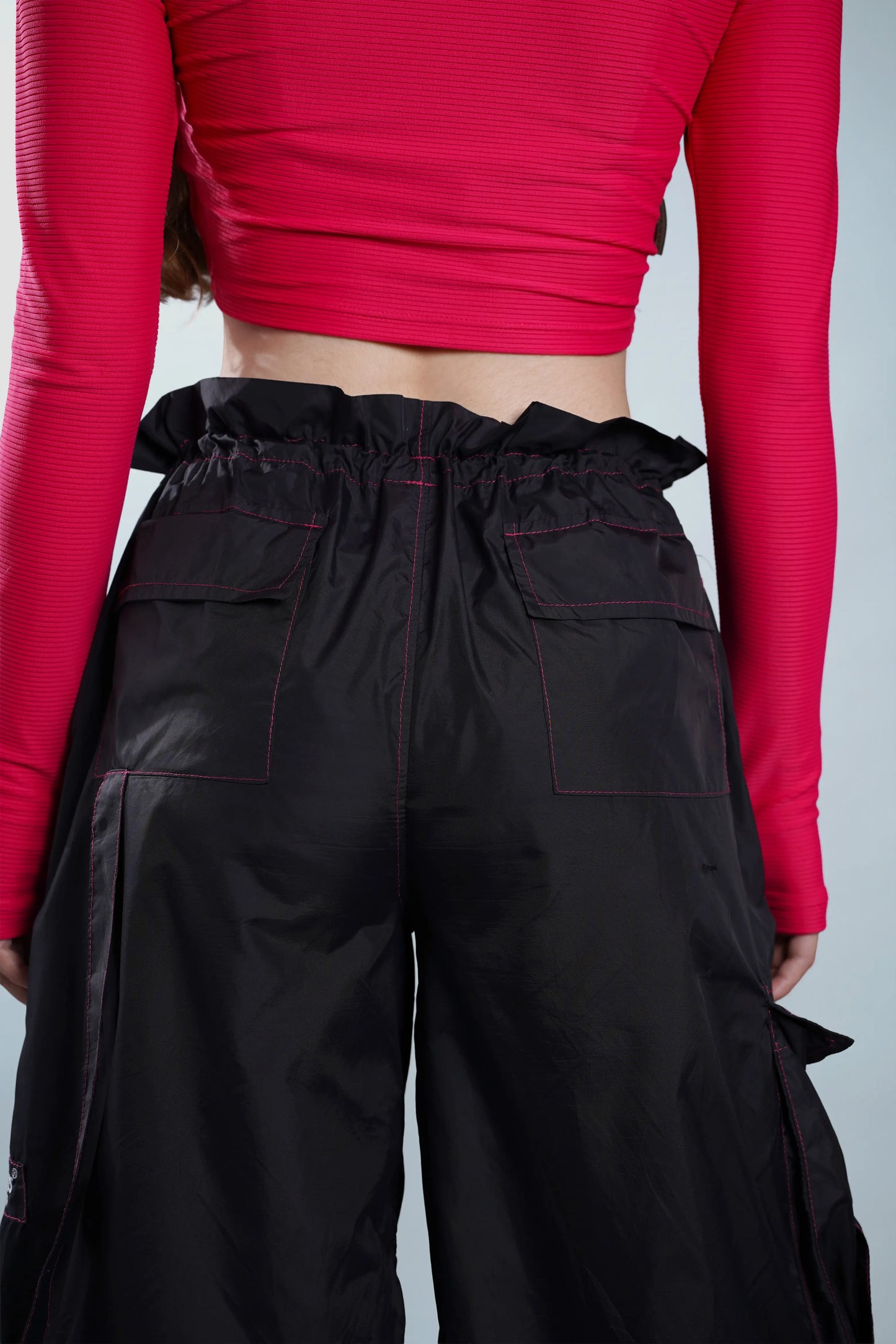 Pantalón parachute negro Kavans