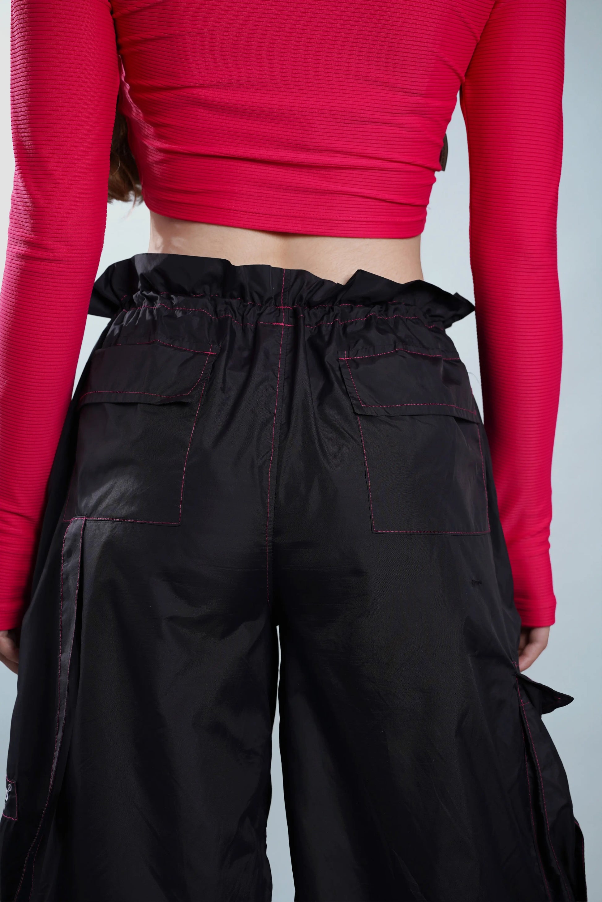 Pantalón parachute negro Kavans