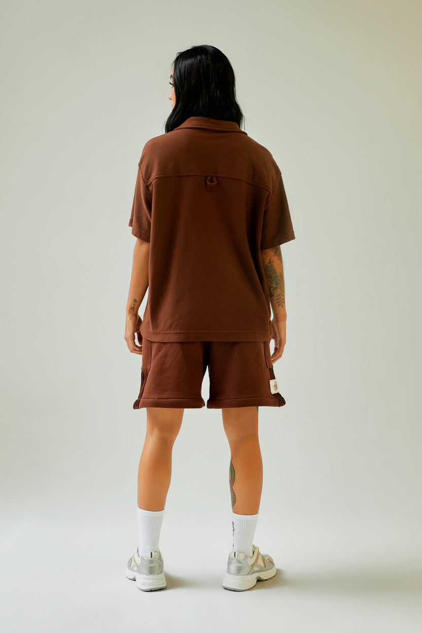 Camisa chocolate manga corta con bolsillo bordado Kavans