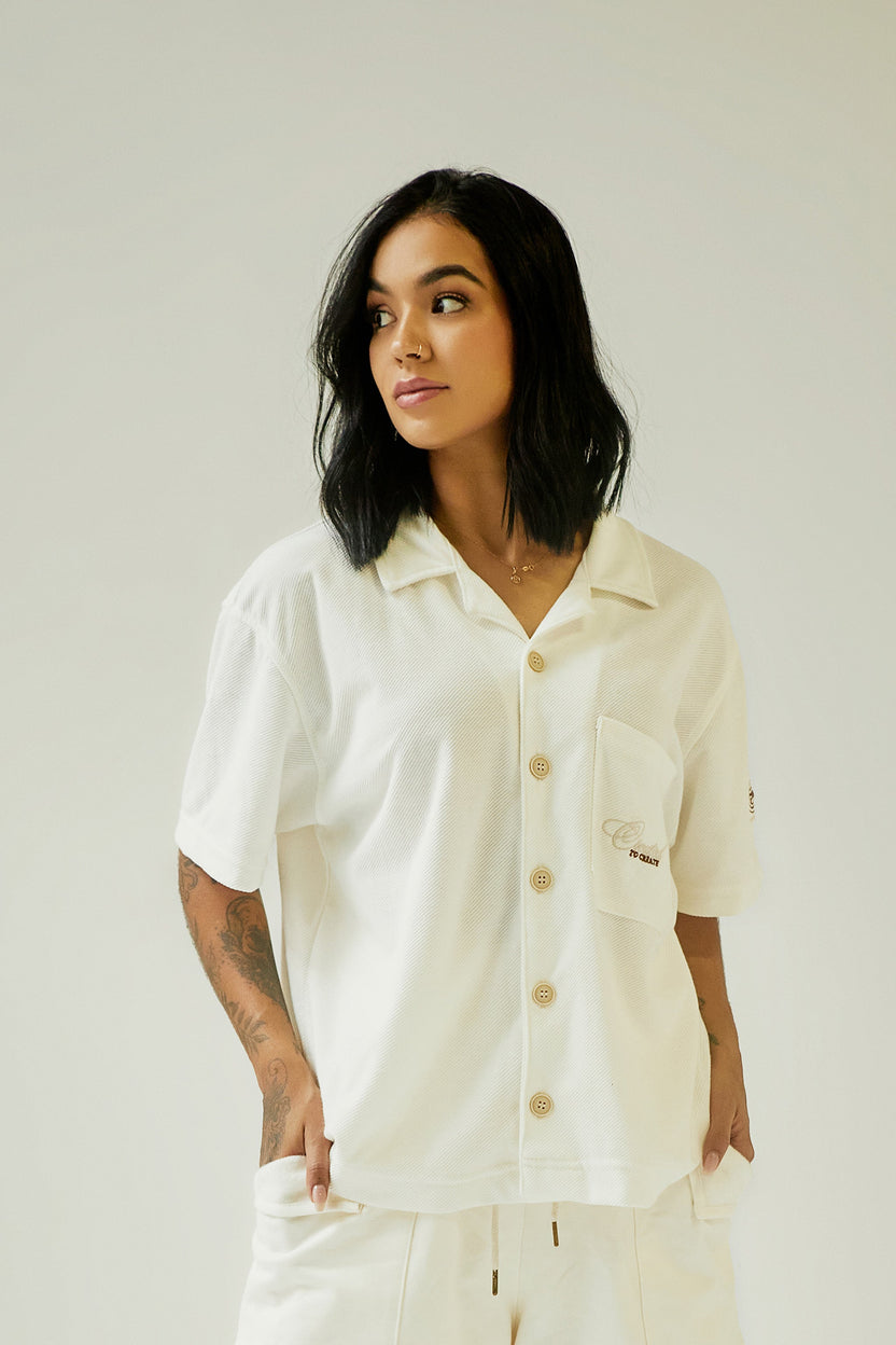 Camisa ivory manga corta con bolsillo bordado Kavans