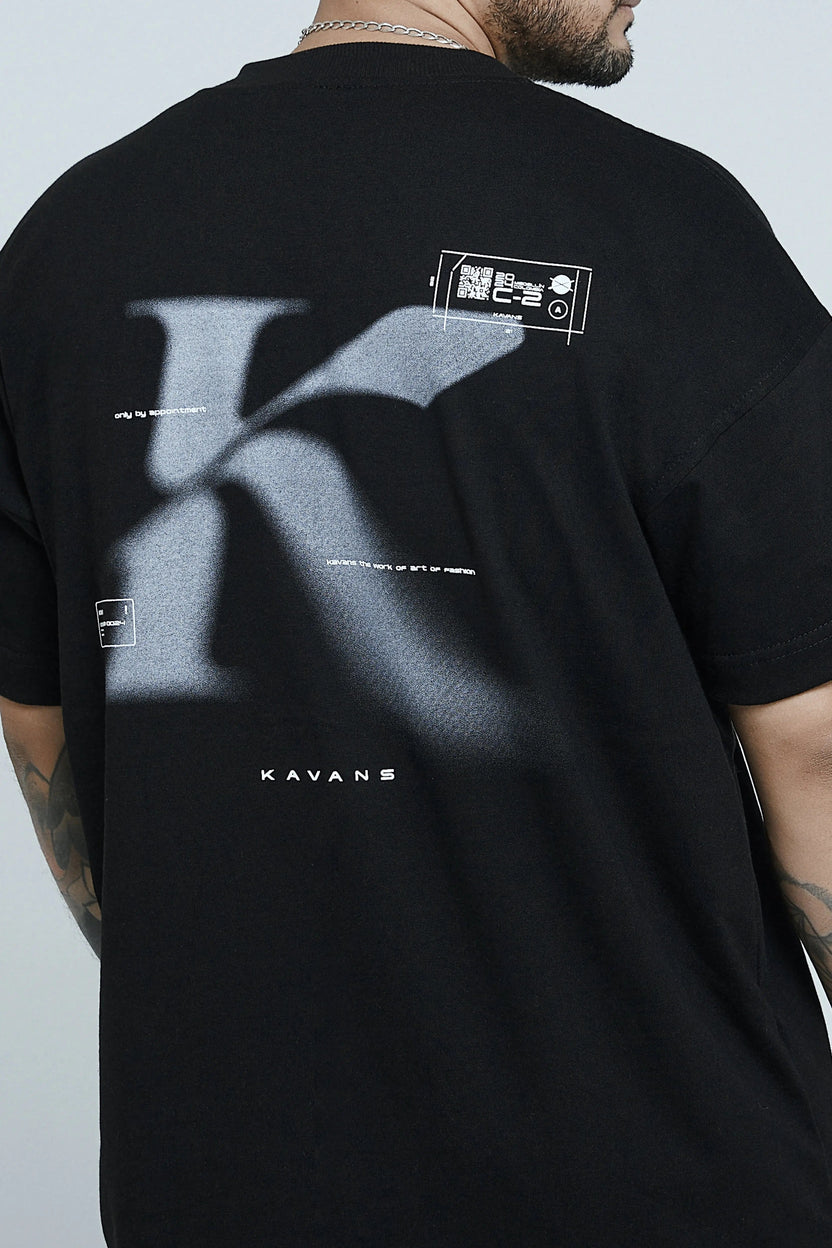 Camiseta oversized negra con estampado - Kavans