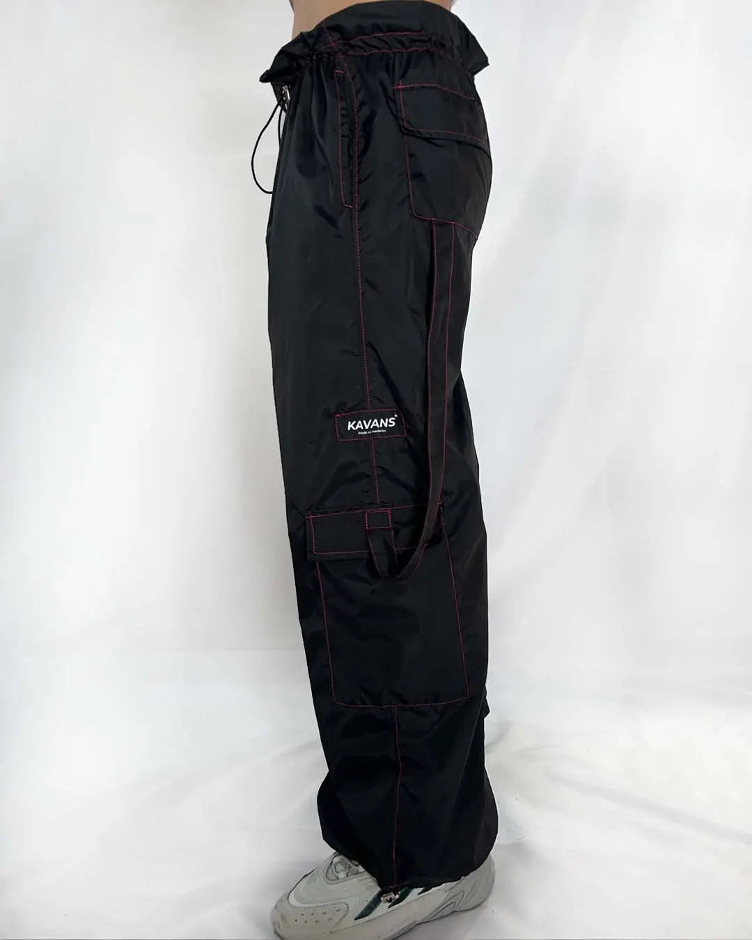 Pantalón parachute negro KavansCo