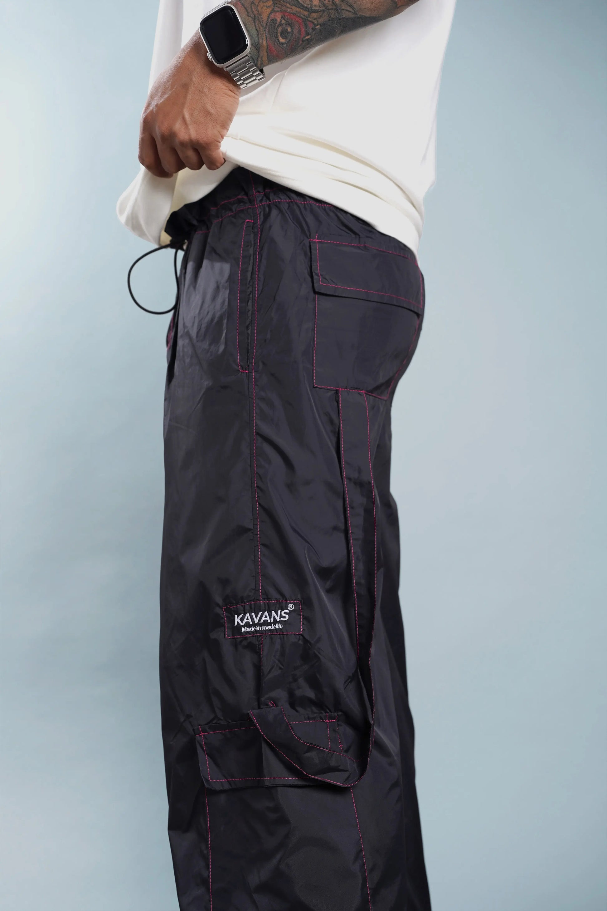 Pantalón parachute negro Kavans